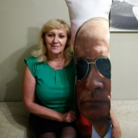У нас можно купить подушку с Путиным