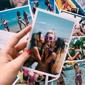 Напечатать фотки из instagram в подарок