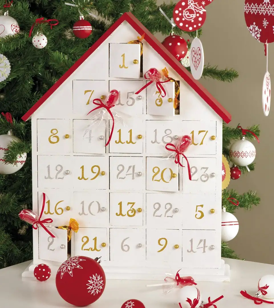 Календарь подарков на новый год Advent calendar 2023 with chocolate for children