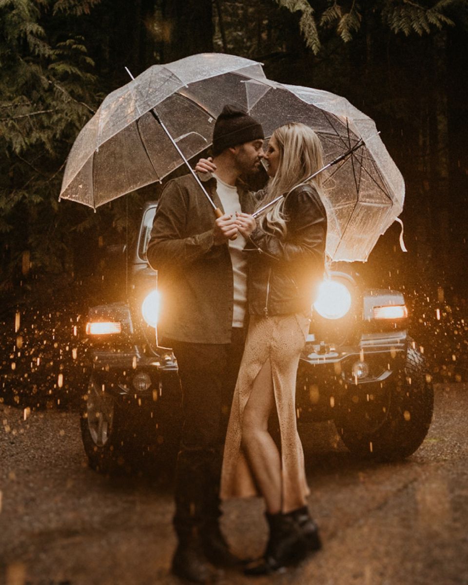 романтическая съемка для пары в дождь