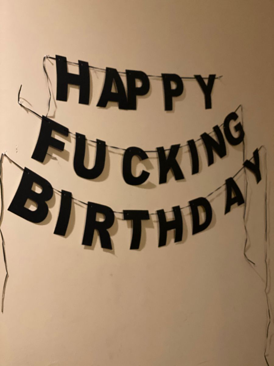 бумажная черная гирлянда Happy Fucking Birthday